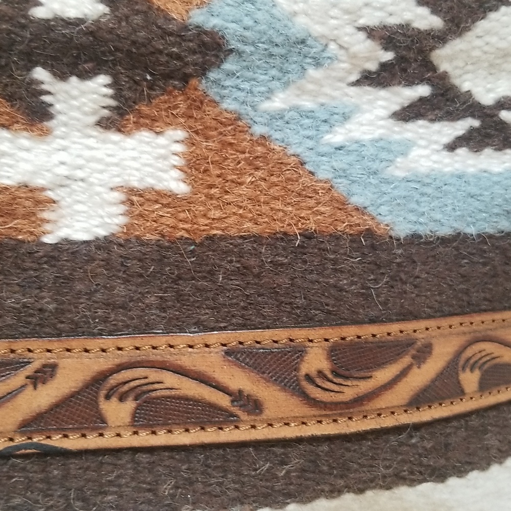 Ariat - Picture 2 of 13
